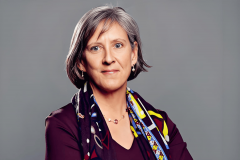 <b>最新的大模子正正在开辟“深度研究”功</b>